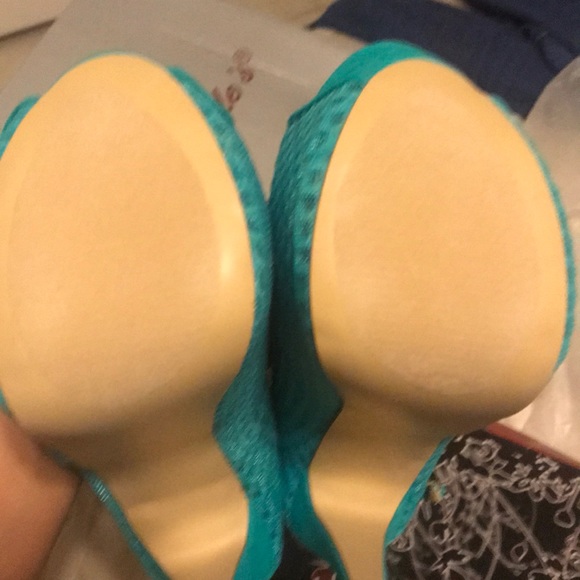 Heels - Picture 5 of 7